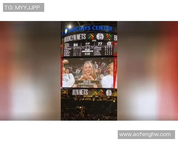 足球明星齐聚现场观战篮网精彩对决视频回顾