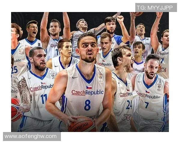 深圳篮球队以61分领跑世界杯积分榜展现强劲实力与团队合作精神 深圳篮球队以61分领跑世界杯积分榜展现强劲实力与团队合作精神